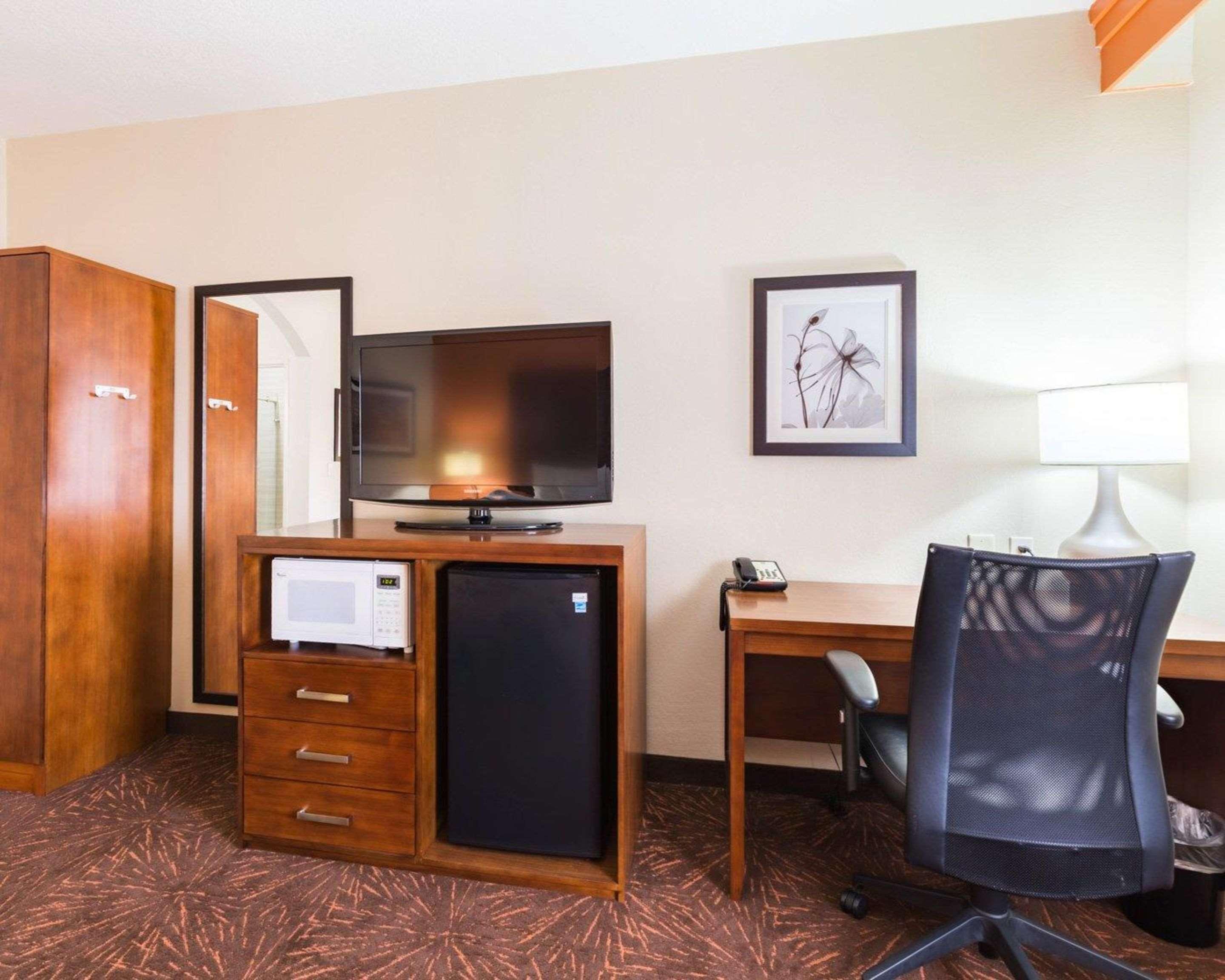 Econo Lodge Inn & Suites East Houston I-10 Kültér fotó