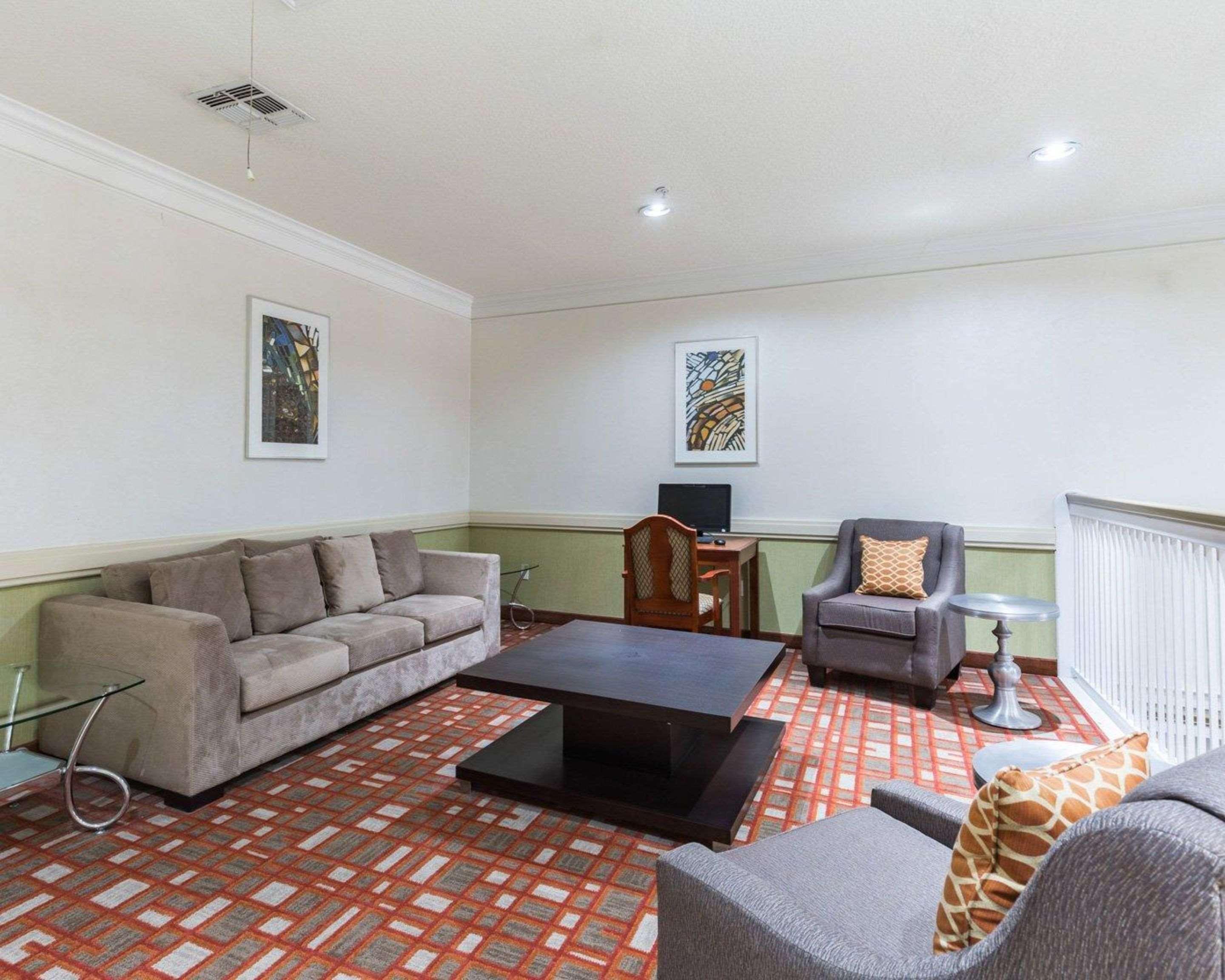 Econo Lodge Inn & Suites East Houston I-10 Kültér fotó