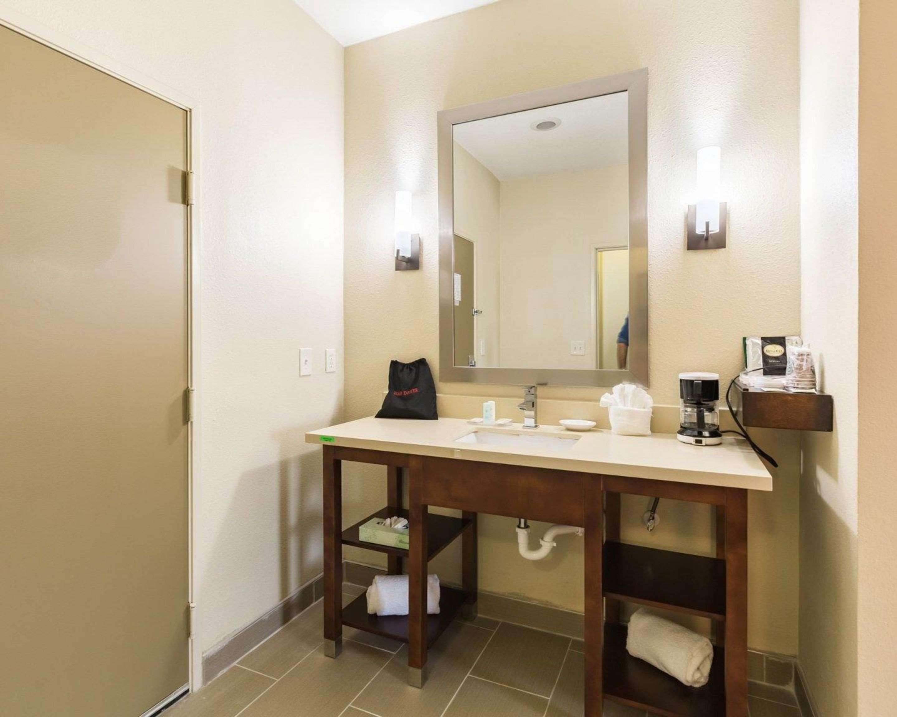 Econo Lodge Inn & Suites East Houston I-10 Kültér fotó
